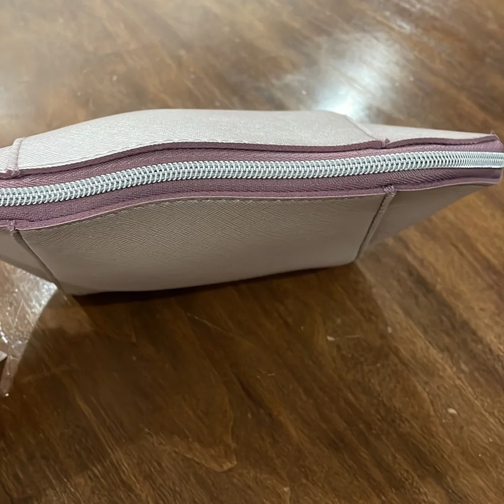 Cosmetic Bag - Picture 4 of 9